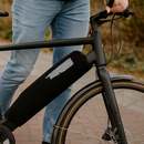 Accubeschermer Fiets - E-Bike Accu Beschermhoes Neopreen - Universeel Formaat - Waterdicht & Isolerend - Zwart - Reflecterend - Fietsbescherming Winter